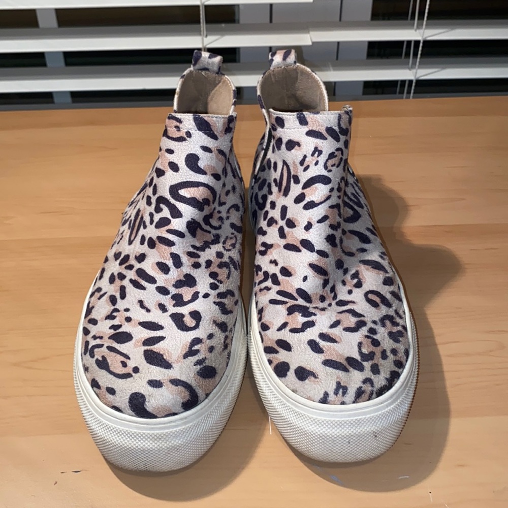 Cheetah print slip-ons (size 8)